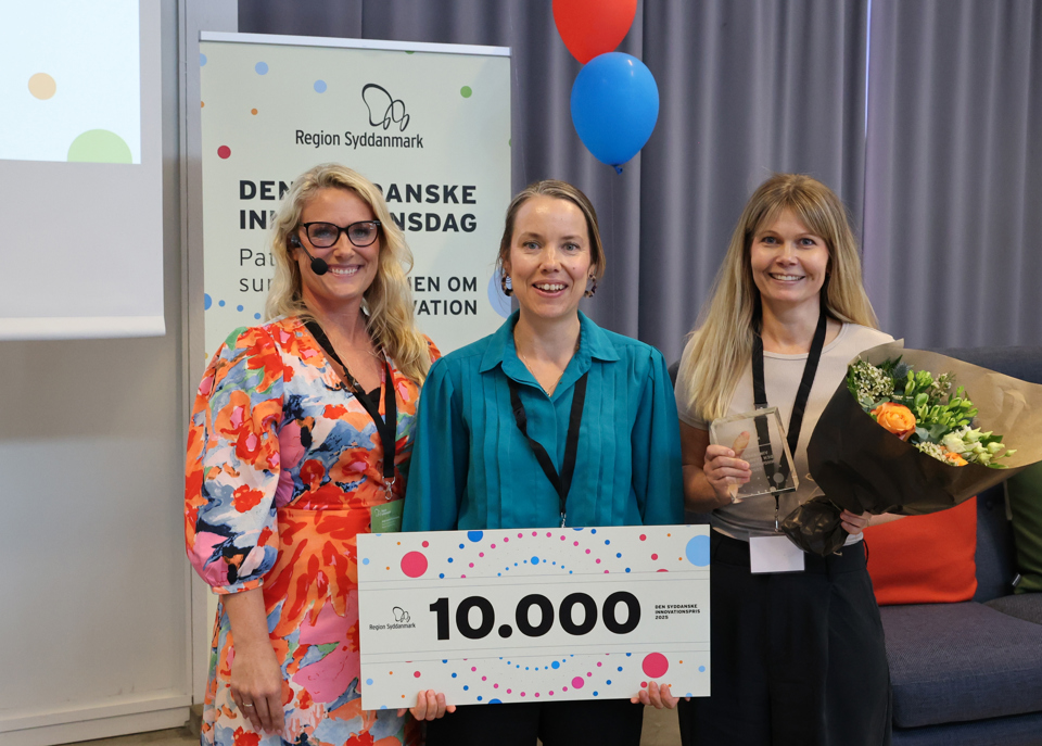 Prisoverrækkelse af Innovationsprisen til Nadia Trier Munk og Bettina Trettin, konst. chefsygeplejerske, post.doc, ph.d. på OUH Odense Universitetshospital – Svendborg Sygehus.