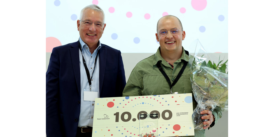 Prisoverrækkelse af Innovationsprisen til Carl Christian Pedersen, audiologopæd, Høreklinikken, Audiologisk Afdeling, Odense Universitetshospital