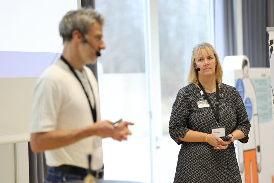 Maria Sølvberg, sekretariatsleder på Ortopædkirurgisk afdeling på Odense Universitets Hospital og Mathias Jul Jørgensen, RPA-udvikler i Økonomi og Data på Odense Universitets Hospital.